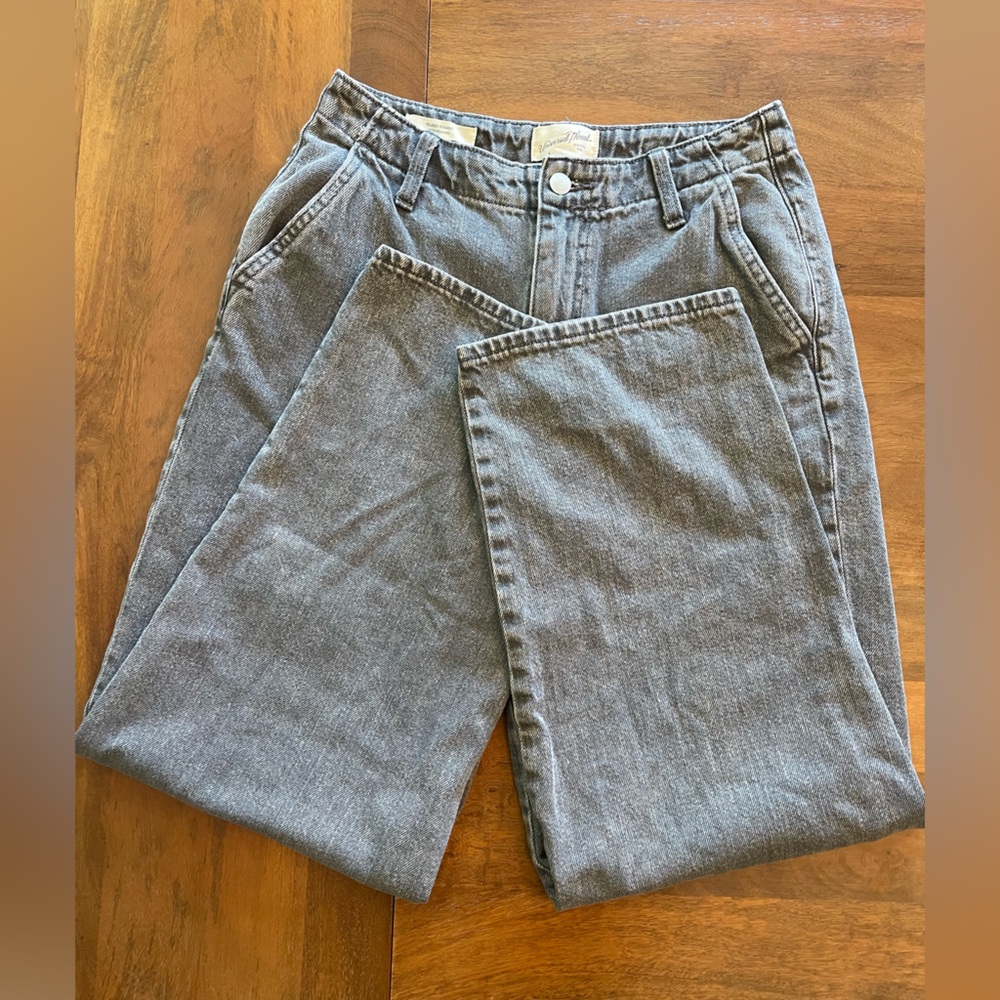 Gray Relaxed Straight Jeans Universal Threads Size: 2/26R